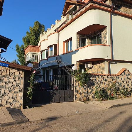 АПАРТАМЕНТ ЗА ГОСТИ Момчил" София Экстерьер фото